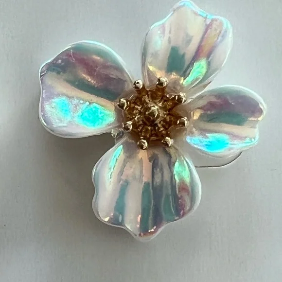 Flower Stud Earrings - Picture 4 of 4